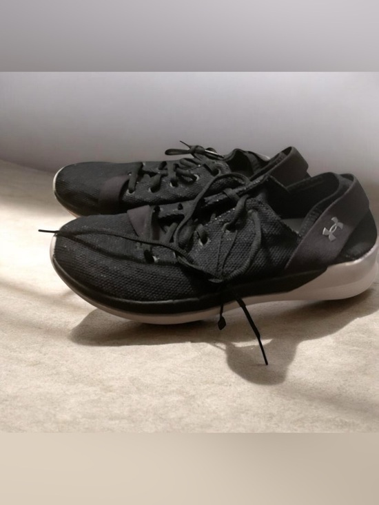 Under Armour Shoes - Under Armour Black and White Lightweight Training Shoes